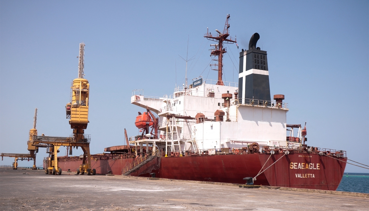 Le Sea Eagle, un vraquier rempli de blé en provenance d'Ukraine, à Port-Soudan, le 12 septembre 2022. 
