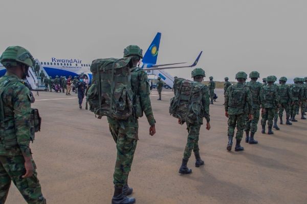 Un premier contingent de 1000 militaires avait été déployé depuis Kigali jusqu'au Mozambique, le 11 juillet 2021.