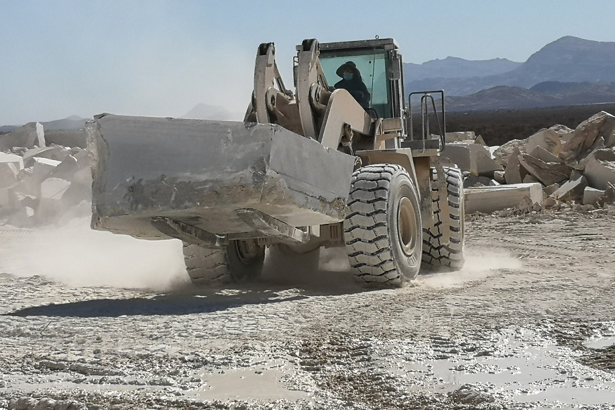 Une carrière de marbre du producteur de pierre de taille Mingjie Stone en Namibie.