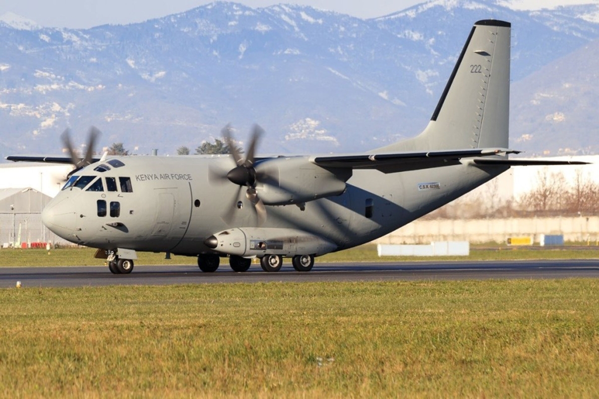 L'avion de transport de troupes et de marchandises C-27J Spartan.