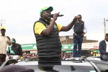 Rigathi Gachagua exhortant les électeurs lors d'un meeting durant la campagne présidentielle kényane, le 1er août 2022.