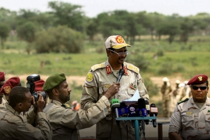 Le leader des RSF, Mohamed Hamdan Dagalo, au Sud-Darfour, en septembre 2017.