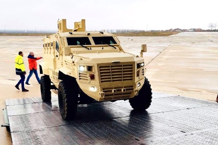 Un véhicule anti-mines (MRAP) Guardian Xtreme d'IAG.