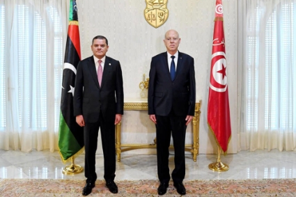 Kaïs Saïed (à droite) et Abdelhamid Dabaiba, le 9 septembre à Tunis.