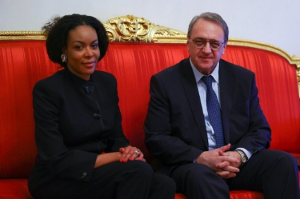Françoise Joly, représentante personnelle de Sassou NGuesso pour les affaires étrangères, et Mikhaïl Bogdanov, vice-ministre russe des affaires étrangères.