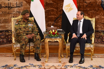 Abdel Fattah al-Burhan aux côtés du président égyptien Abdelfattah al-Sissi.