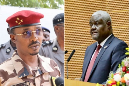 Le président de la transition tchadienne Mahamat Idriss Déby (à gauche) et celui de la Commission de l'Union africaine, Moussa Faki Mahamat.