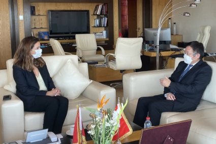 L'ambassadeur de Chine au Maroc, Li Changlin, a rencontré le 13 décembre 2021 la ministre marocaine de l'énergie, Leila Benali.
