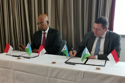 Lors de la visite des 9 et 10 mai, le président de la chambre de commerce de Djibouti, Youssouf Moussa Dawaleh, a procédé à la signature de 2 MoU avec le directeur exécutif du Monaco Economic Board, Guillaume Rose.