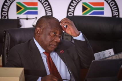 Le président sud-africain Cyril Ramaphosa entendu à la Commission Zondo, à Johannesburg, le 12 août 2021.