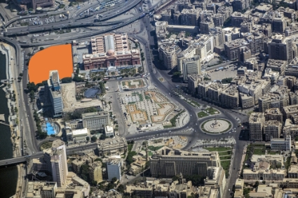 Vue aérienne de la place Tahrir au Caire. La zone en vente est indiquée en orange.
