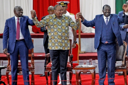 De gauche à droite : William Ruto, Uhuru Kenyatta, Raila Odinga lors du lancement de la Building Bridges Initiative.