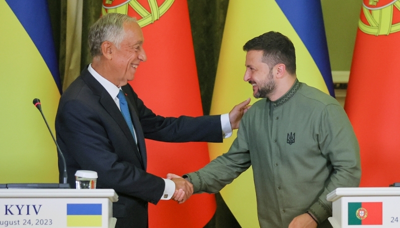 Le président portugais Marcelo Rebelo de Sousa et son homologue ukrainien Volodymyr Zelensky, à Kiev, le 24 août 2023.