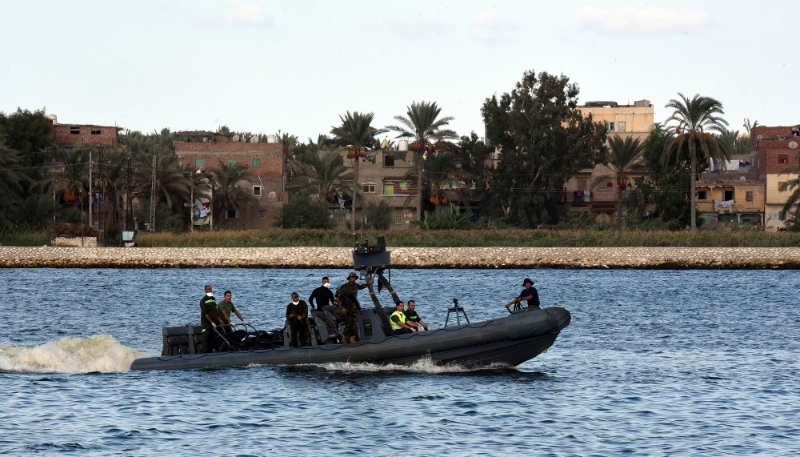 Navire des garde-côtes égyptiens opérant près de la ville de Rosette à la suite du naufrage d'une embarcation de migrants, le 22 septembre 2016.