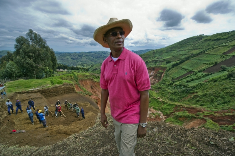 Edouard Mwangachuchu, fondateur et ancien dirigeant de la SMB, dans le territoire minier de Masisi, en 2011.