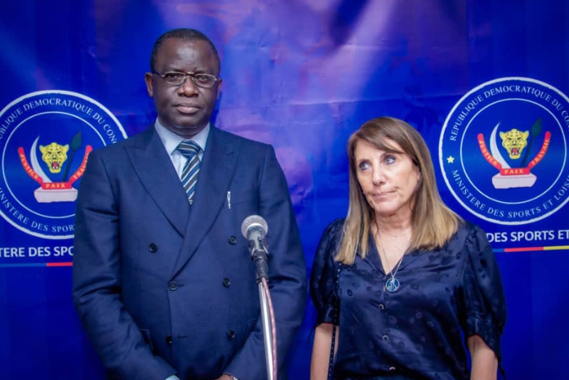 Isidore Kwandja Ngembo,directeur de la 9e édition des Jeux de la francophonie, en compagnie de Zeina Mina, directrice du comité international des Jeux de la francophonie.