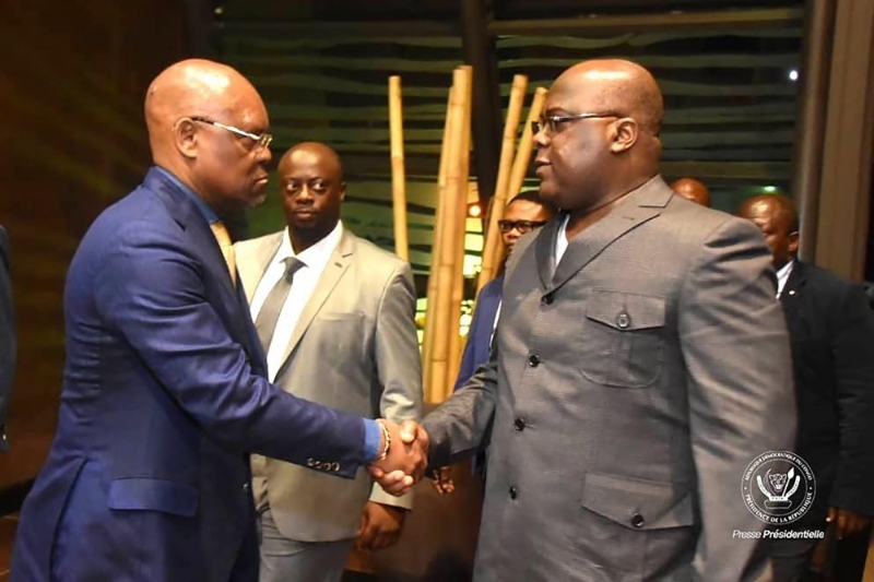 Le président congolais Félix Tshisekedi (à droite) et son conseiller sécurité François Beya.