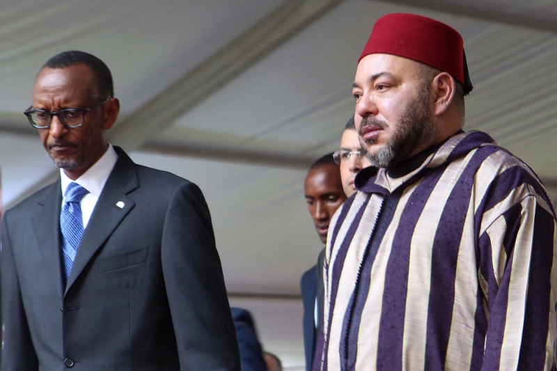 Mohammed VI lors de l'une de ses visites au président rwandais Paul Kagame, en 2016.