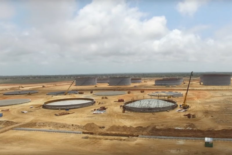 Le terminal pétrolier de Barra do Dande en cours de construction (2015).