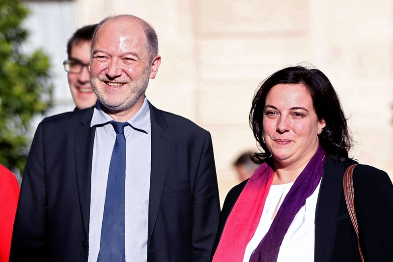 L'ex-ministre du logement Emmanuelle Cosse et son époux, l'ancien député Denis Baupin, fondateurs de la société MTEV Consulting.