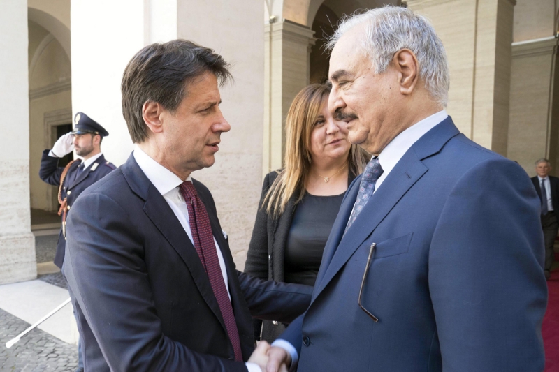 Le premier ministre italien Giuseppe Conte et Khalifa Haftar à Rome en mai 2019.