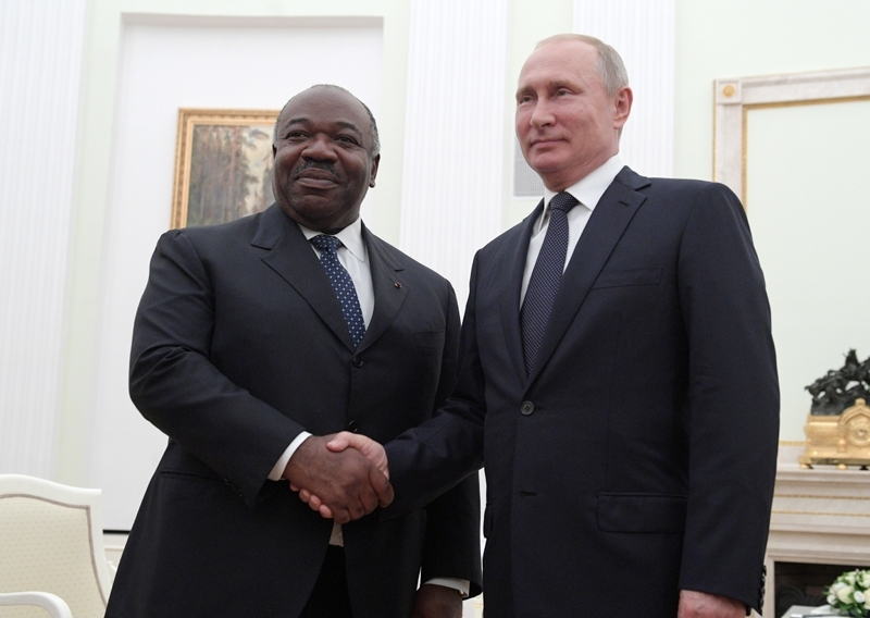 Vladimir Poutine a poussé les intérêts russes lors de la visite d'Ali Bongo à Moscou en juillet.