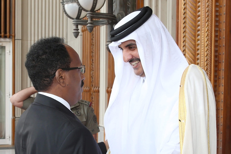 Le président somalien Mohamed Farmajo cherche l'appui de son allié l'émir du Qatar Hamad al-Thani. 
