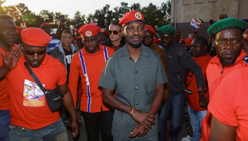 Le leader de l'opposition ougandaise, Bobi Wine, en Afrique du Sud, le 3 octobre 2023.