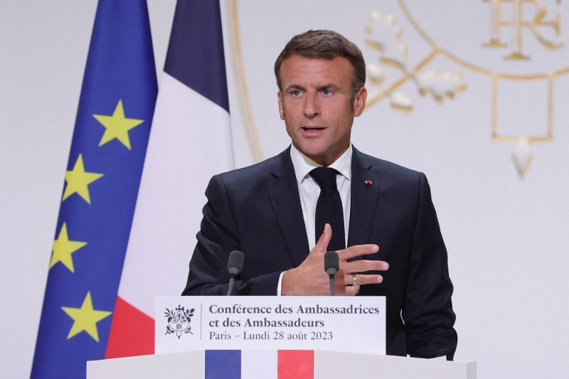 Le président français Emmanuel Macron au palais de l'Elysée, à Paris, le 28 août 2023.