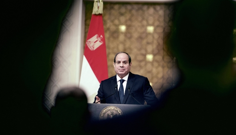 Le président égyptien Abdel Fattah al-Sissi lors d'une conférence de presse après une rencontre avec le président français Emmanuel Macron au Caire le 25 octobre 2023.