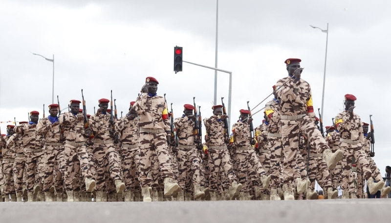 Membres des Forces armées tchadiennes paradant lors du 63e anniversaire de l'Indépendance, le 11 août 2023.