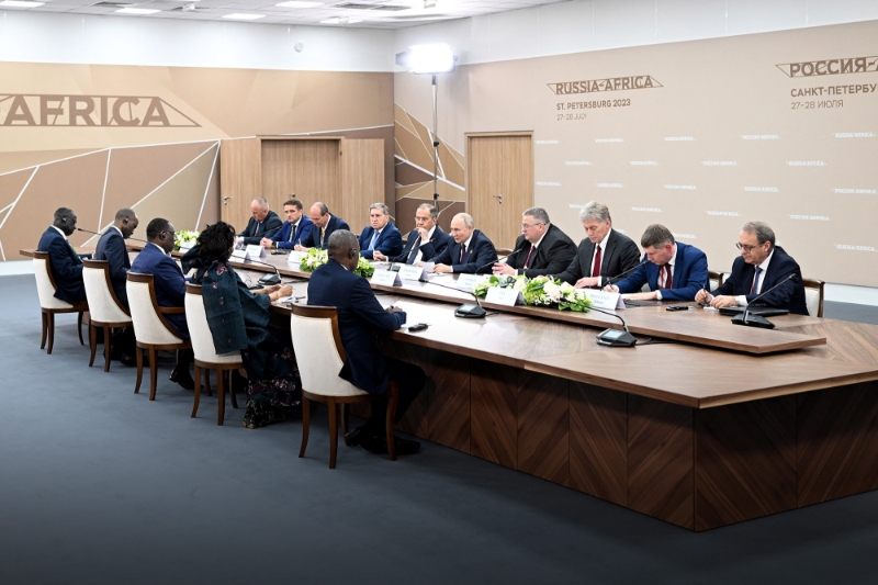 Roustam Minnikhanov a profité du Sommet Russie-Afrique de Saint-Pétersbourg (27-28 juillet) pour approcher les dirigeants africains. Ici, une réunion en présence de Vladimir Poutine et Macky Sall.