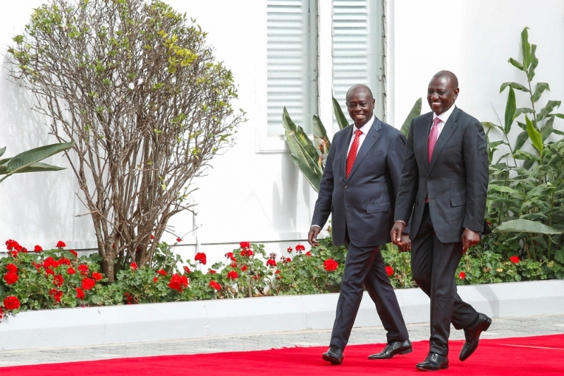 Le président kenyan William Ruto (à droite) et son adjoint Rigathi Gachagua, à Nairobi, au Kenya, le 21 août 2023. 
