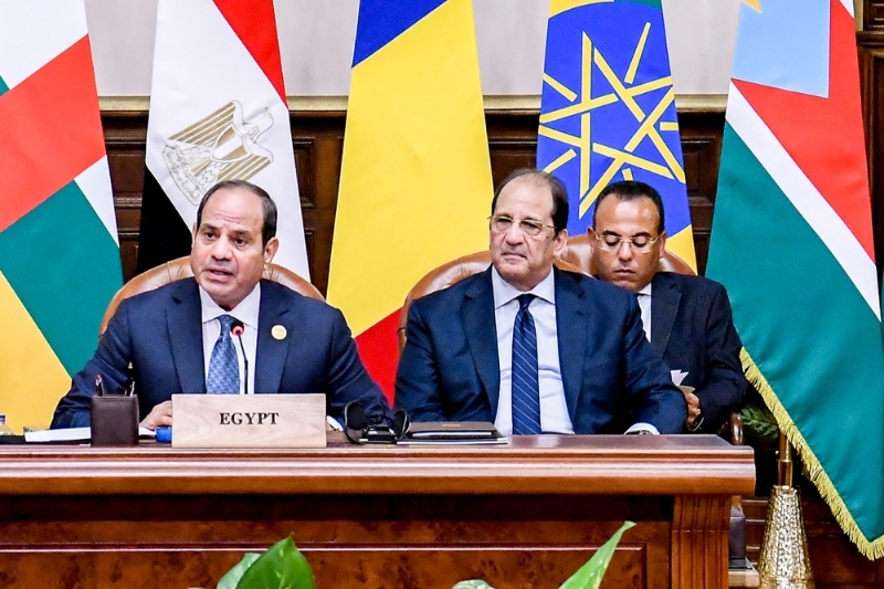 Le président égyptien Abdel Fattah al-Sissi et le chef des Moukhabarat al-Amma, Abbas Kamel.