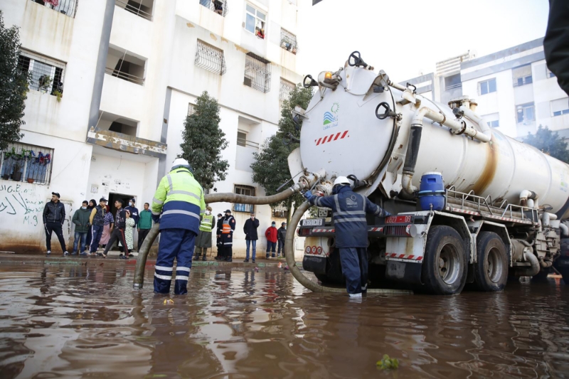 Une équipe de la régie d'eau Lydec à Casablanca en intervention.