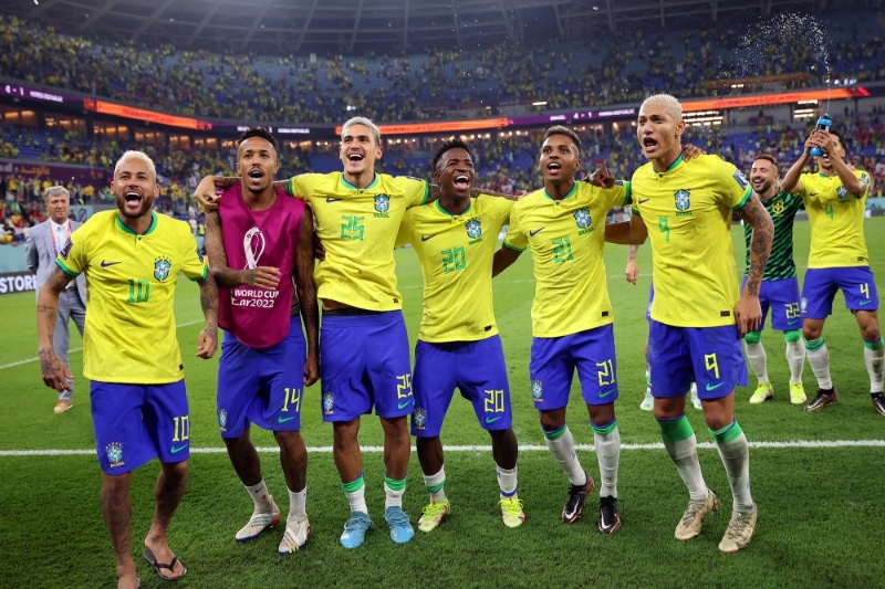 Les joueurs internationaux brésiliens de football Neymar, Eder Militao, Pedro, Vinicius Junior, Rodrygo et Richarlison.