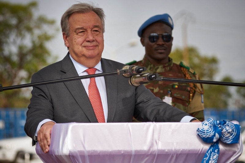 Le secrétaire général des Nations Unies, Antonio Guterres, sur la base de la Minusma à Bamako, le 29 mai 2018.