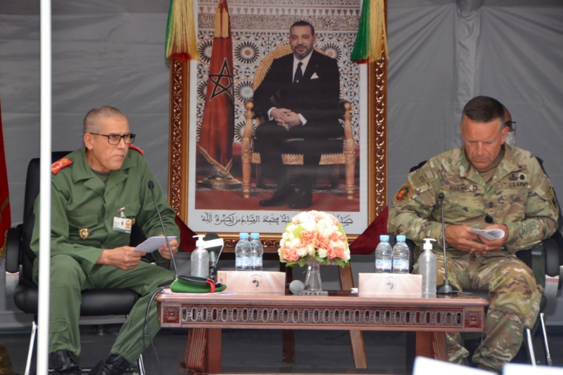 Le général Belkhir el-Farouk (à gauche), en compagnie du général Andrew M. Rohling (US Army Southern European Task) lors des exercices African Lion, le 7 juin 2021.