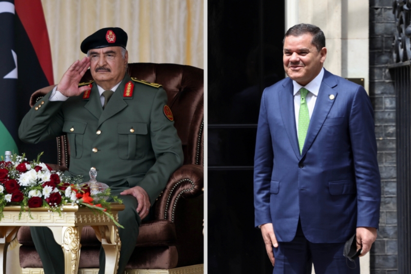 Le général Khalifa Haftar (à gauche) et le chef du gouvernement intérimaire libyen Abdelhamid Dabaiba.