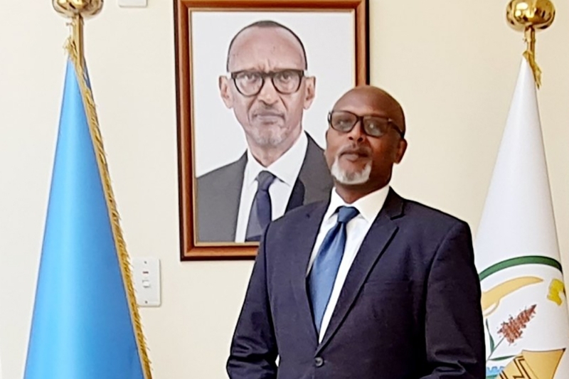 Le président rwandais Paul Kagame a nommé François Nkulikiyimfura ambassadeur en France.