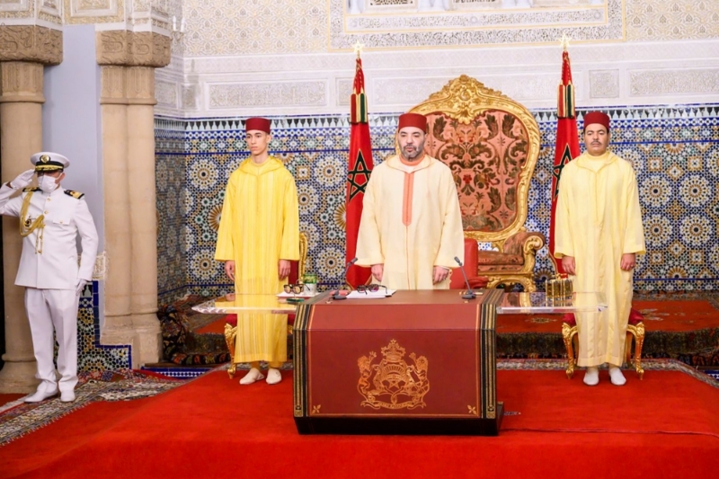 Le prince héritier Moulay Hassan, aux côtés de son père Mohammed VI et de son oncle, le prince Moulay Rachid.