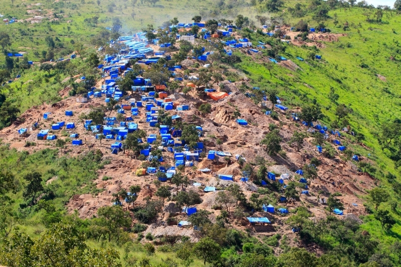 Un mine d'or à ciel ouvert dans le district de Mubende.