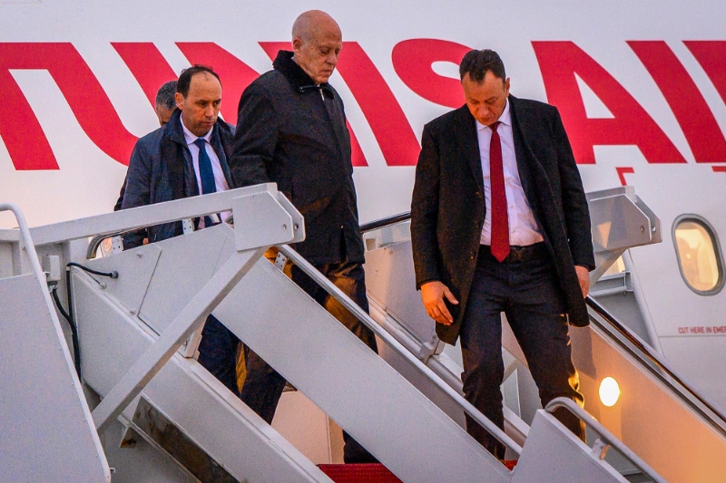 Le président tunisien Kaïs Saïed à son arrivée à la base aérienne d'Andrews dans le Maryland, le 12 décembre 2022, en amont de sa participation au sommet US-Africa Leaders.