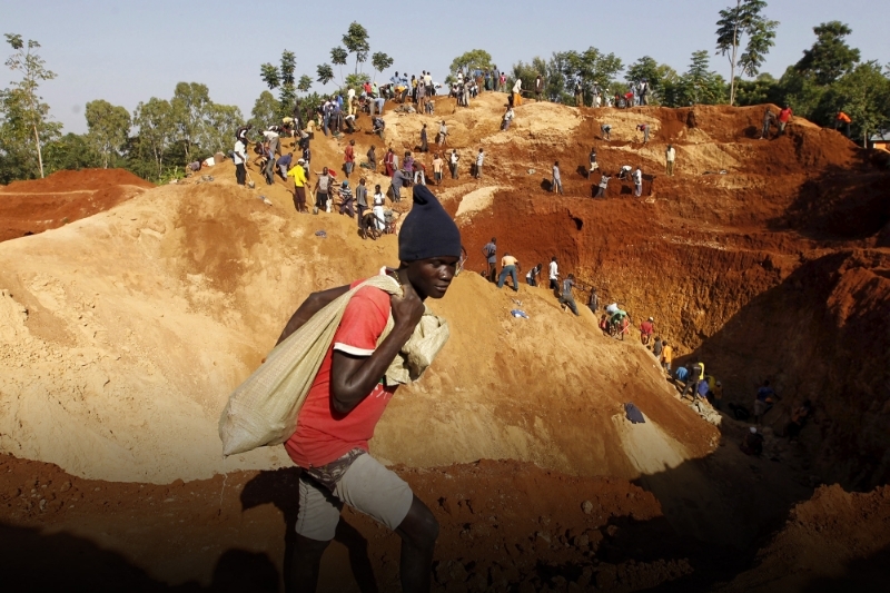 Une mine à ciel ouvert dans le village de Kogelo, à l'ouest de la capitale du Kenya, Nairobi, le 15 juillet 2015.