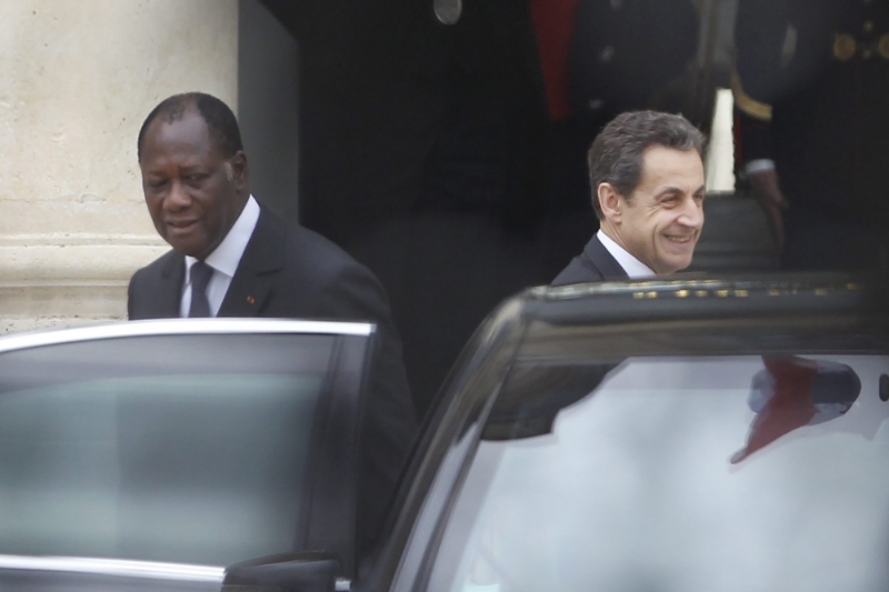 Le président ivoirien Alassane Ouattara et son homologue français, alors sortant, Nicolas Sarkozy, en mai 2012.
